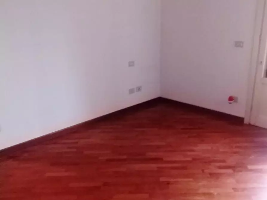 Immagine 14 di Appartamento in vendita  a Massa