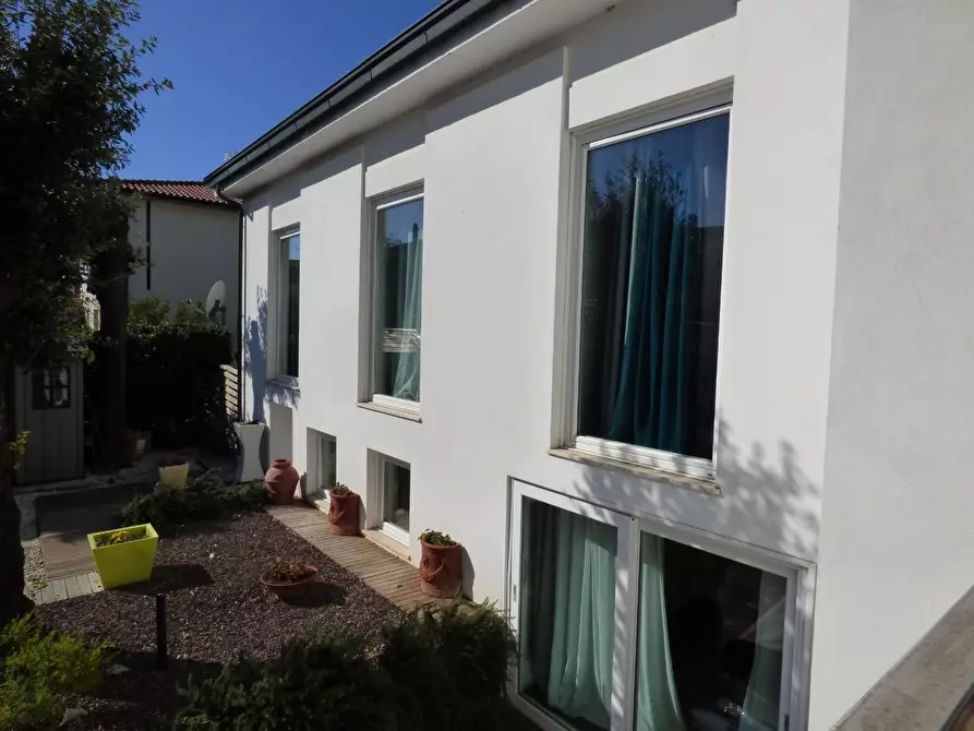Immagine 2 di Villa in vendita  a Campiglia Marittima