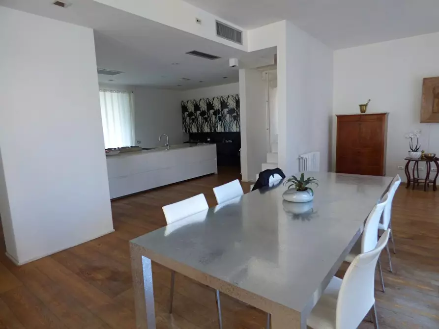 Immagine 4 di Villa in vendita  a Campiglia Marittima