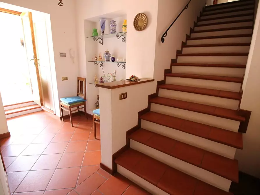 Immagine 10 di Appartamento in vendita  a Lucca