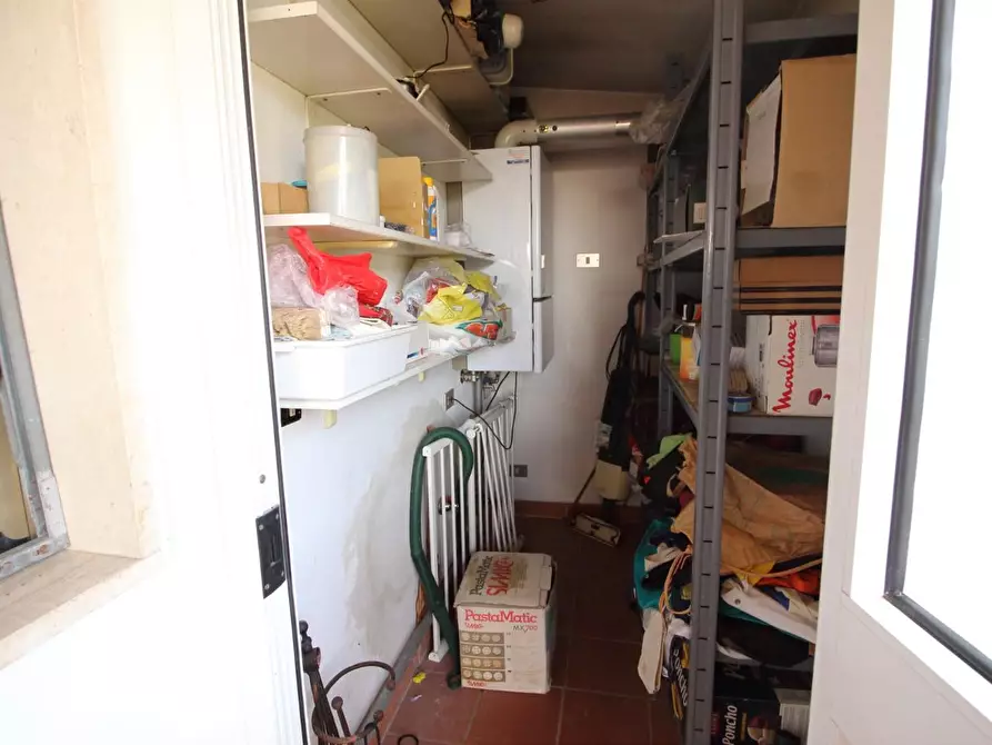 Immagine 33 di Appartamento in vendita  a Lucca