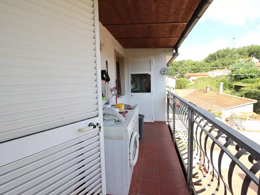 Immagine 32 di Appartamento in vendita  a Lucca