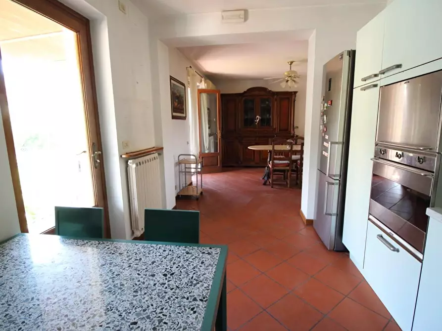 Immagine 30 di Appartamento in vendita  a Lucca