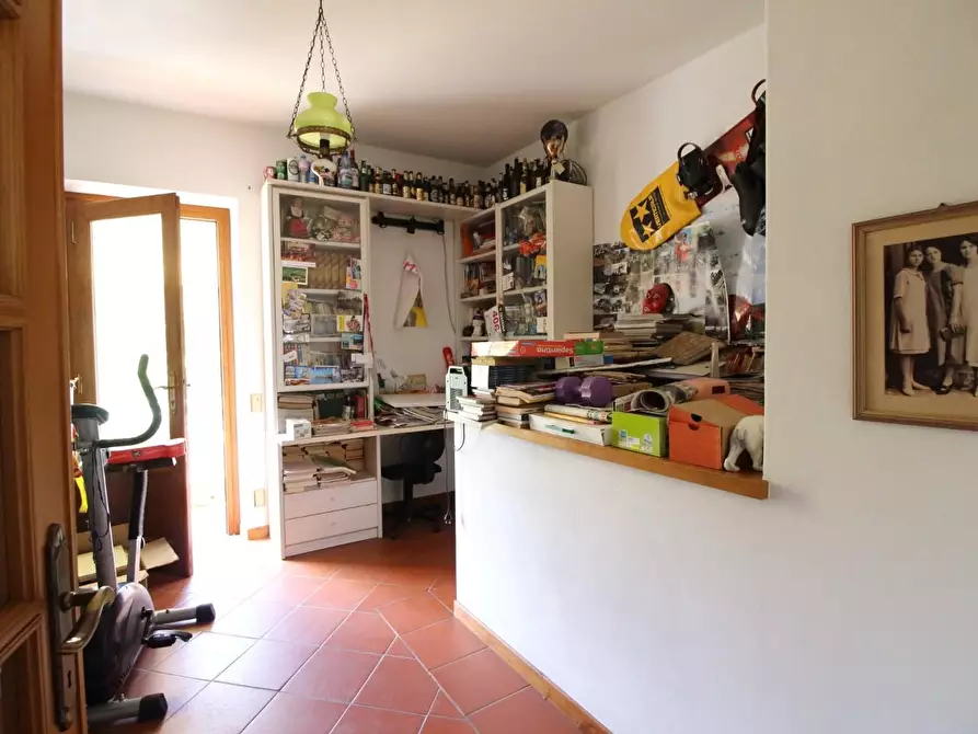 Immagine 17 di Appartamento in vendita  a Lucca