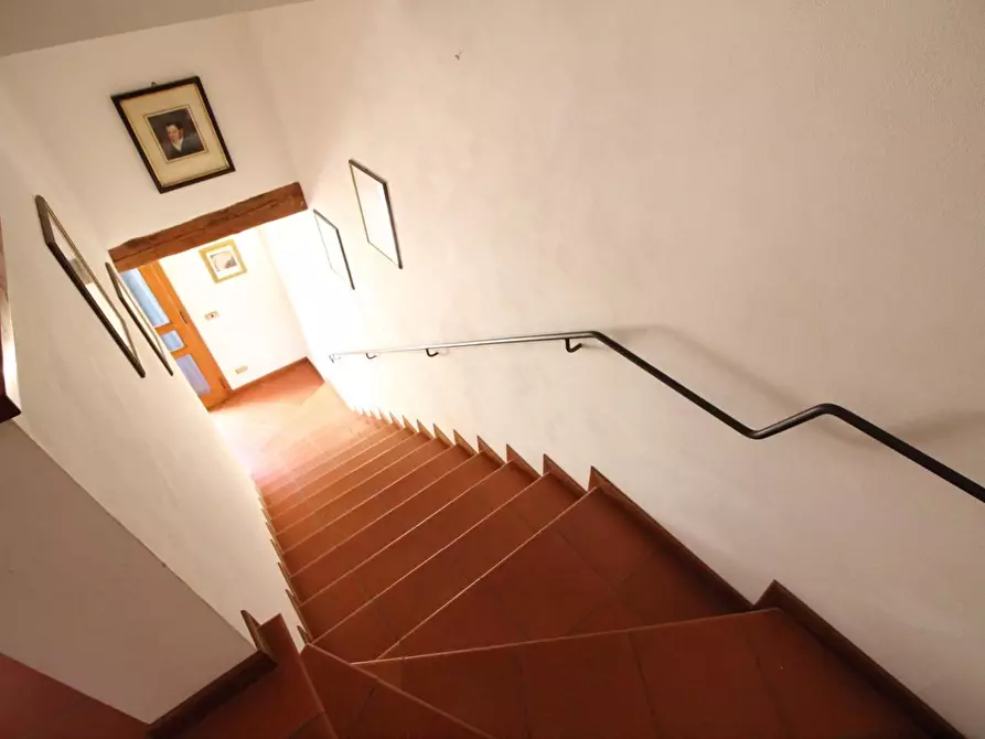 Immagine 11 di Appartamento in vendita  a Lucca