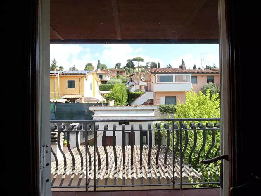 Immagine 31 di Appartamento in vendita  a Lucca