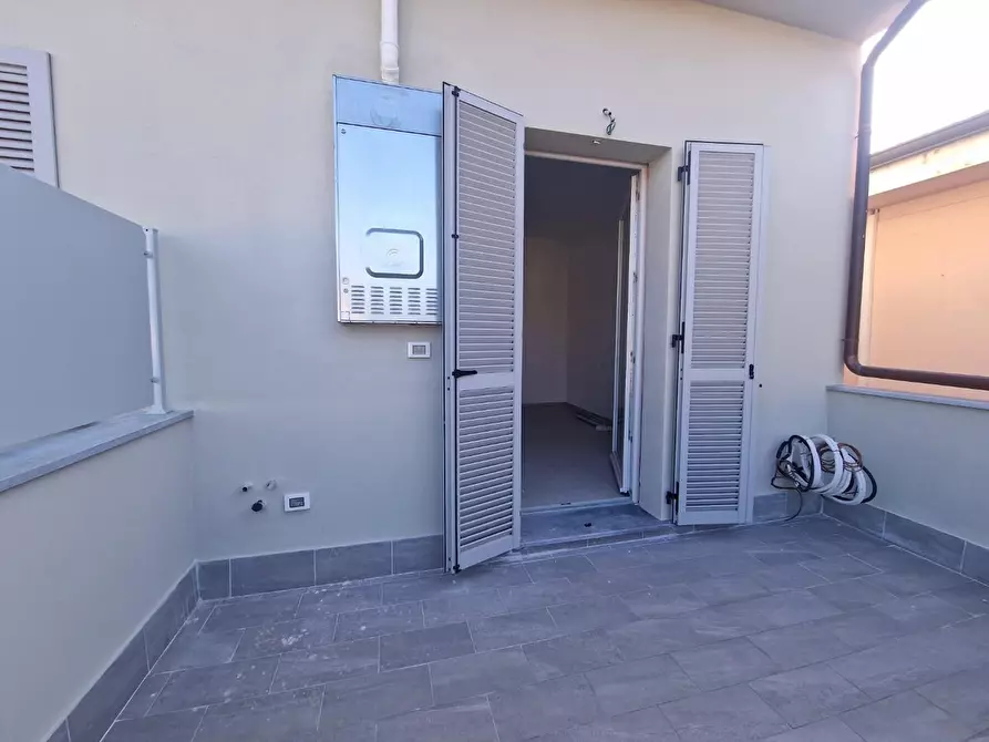 Immagine 35 di Villetta a schiera in vendita  a Carrara