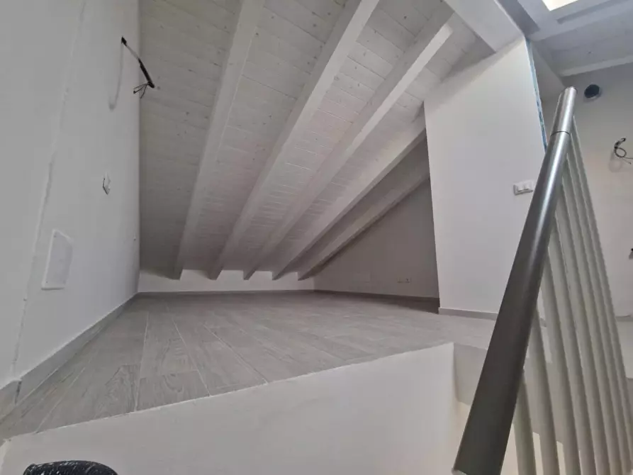 Immagine 45 di Villetta a schiera in vendita  a Carrara