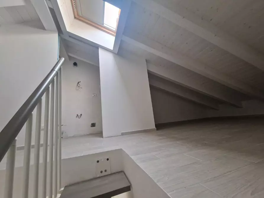 Immagine 48 di Villetta a schiera in vendita  a Carrara