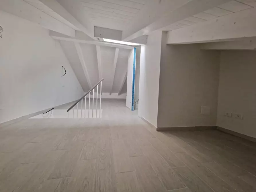 Immagine 39 di Villetta a schiera in vendita  a Carrara