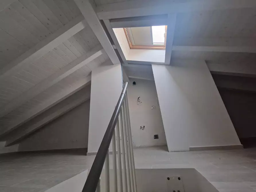 Immagine 47 di Villetta a schiera in vendita  a Carrara