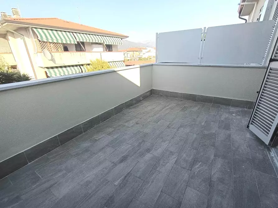 Immagine 32 di Villetta a schiera in vendita  a Carrara