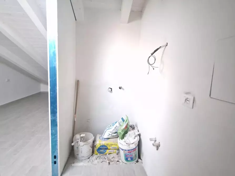 Immagine 43 di Villetta a schiera in vendita  a Carrara