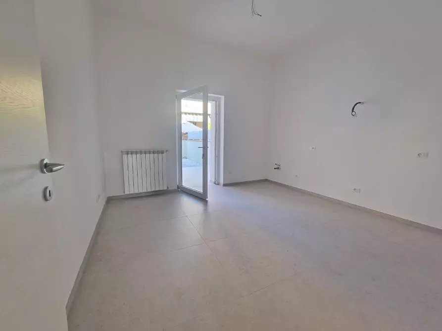 Immagine 17 di Villetta a schiera in vendita  a Carrara