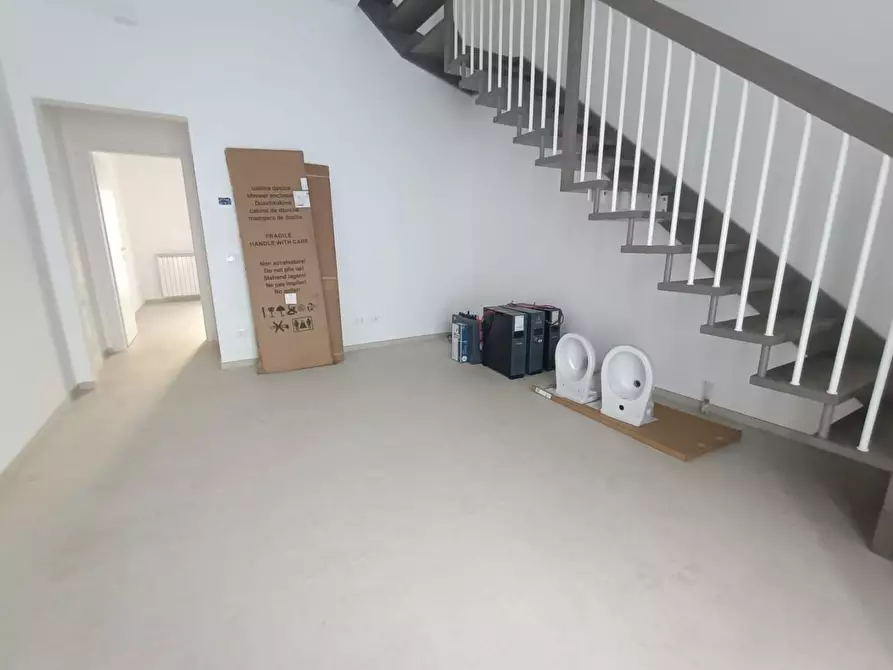 Immagine 15 di Villetta a schiera in vendita  a Carrara