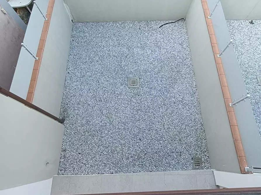 Immagine 9 di Villetta a schiera in vendita  a Carrara