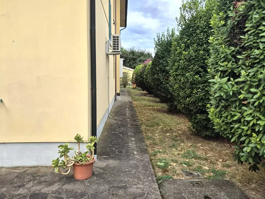 Immagine 31 di Casa bifamiliare in vendita  a Fucecchio