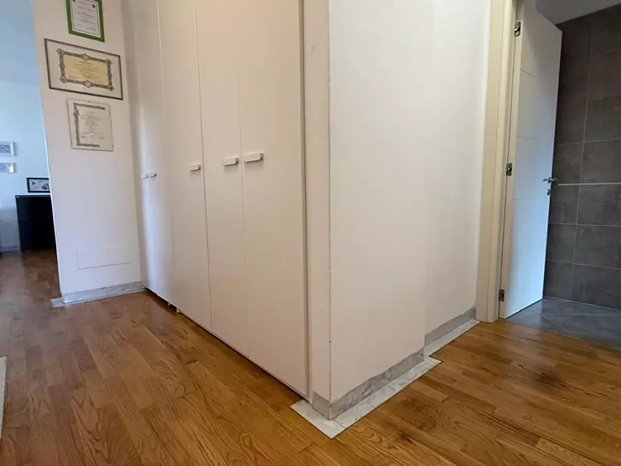 Immagine 17 di Appartamento in vendita  a Viareggio