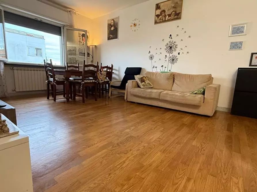 Immagine 8 di Appartamento in vendita  a Viareggio