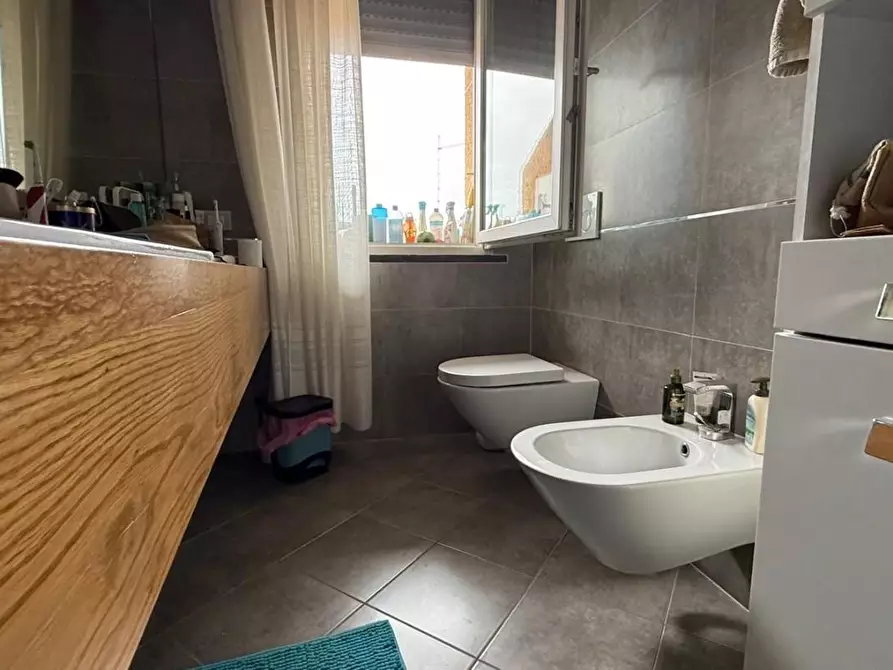 Immagine 13 di Appartamento in vendita  a Viareggio