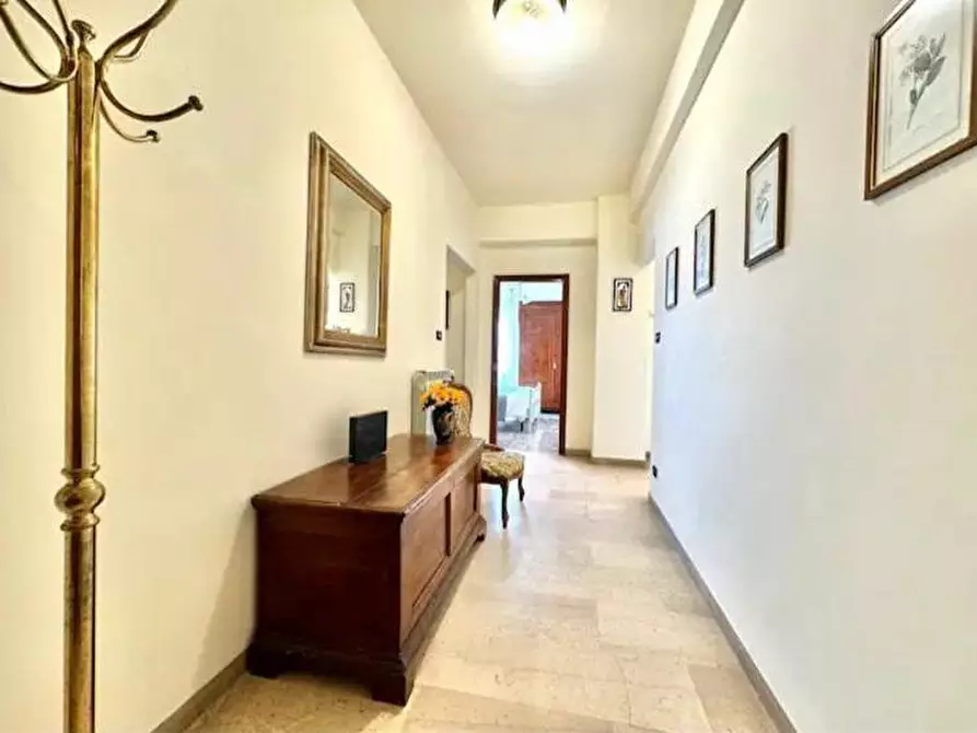 Immagine 3 di Appartamento in vendita  a Camaiore