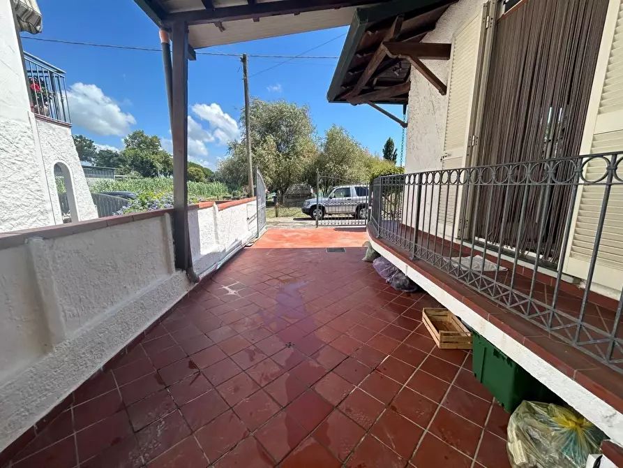 Immagine 7 di Villa in vendita  a Camaiore