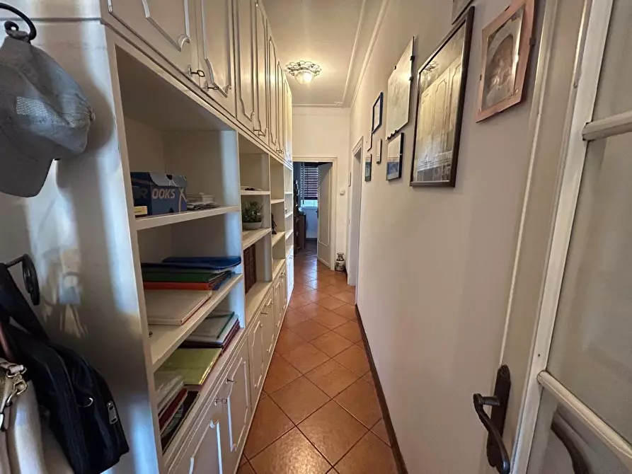 Immagine 21 di Villa in vendita  a Camaiore