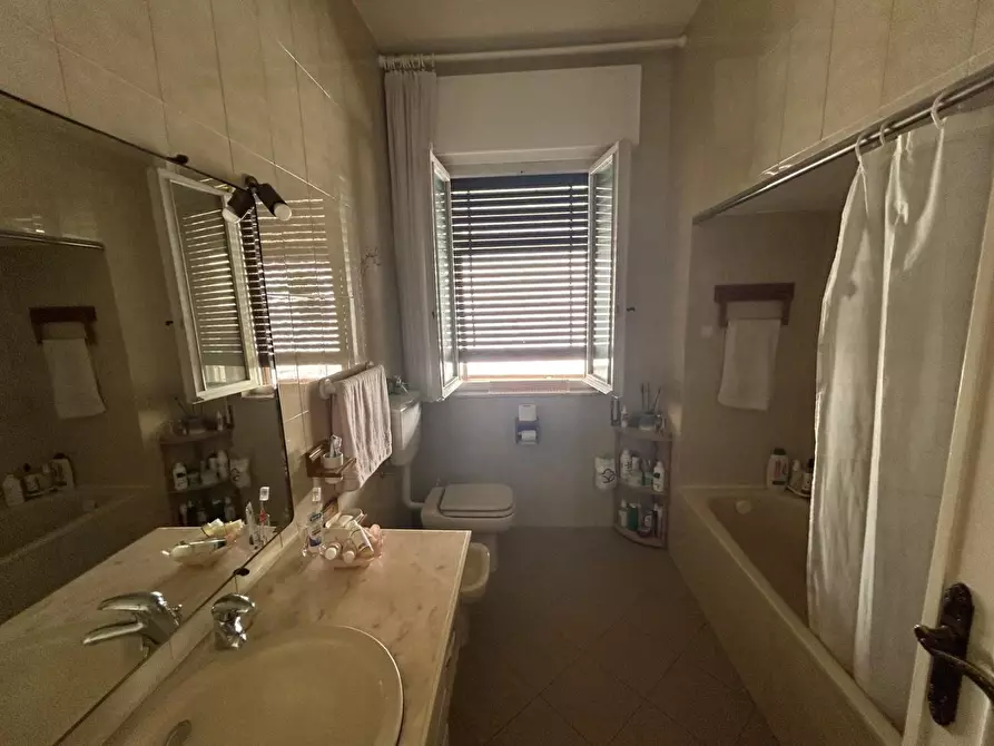 Immagine 24 di Villa in vendita  a Camaiore