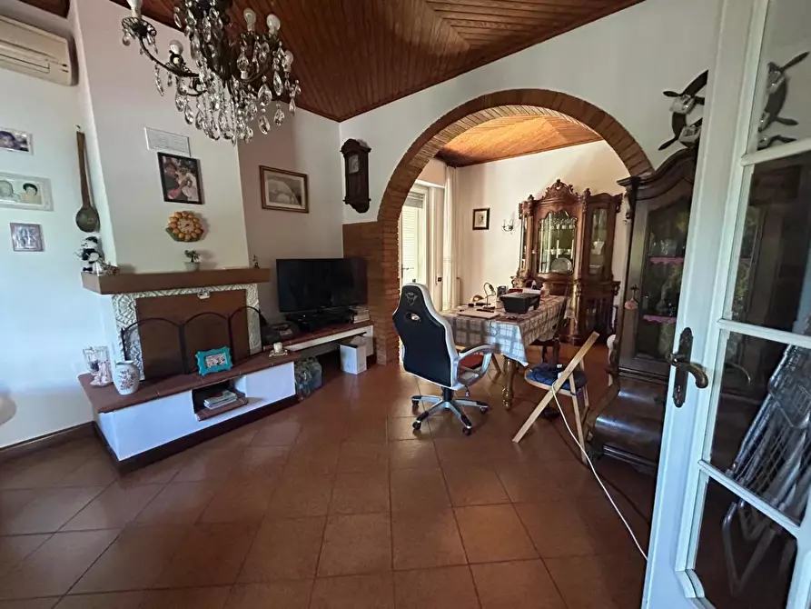 Immagine 11 di Villa in vendita  a Camaiore