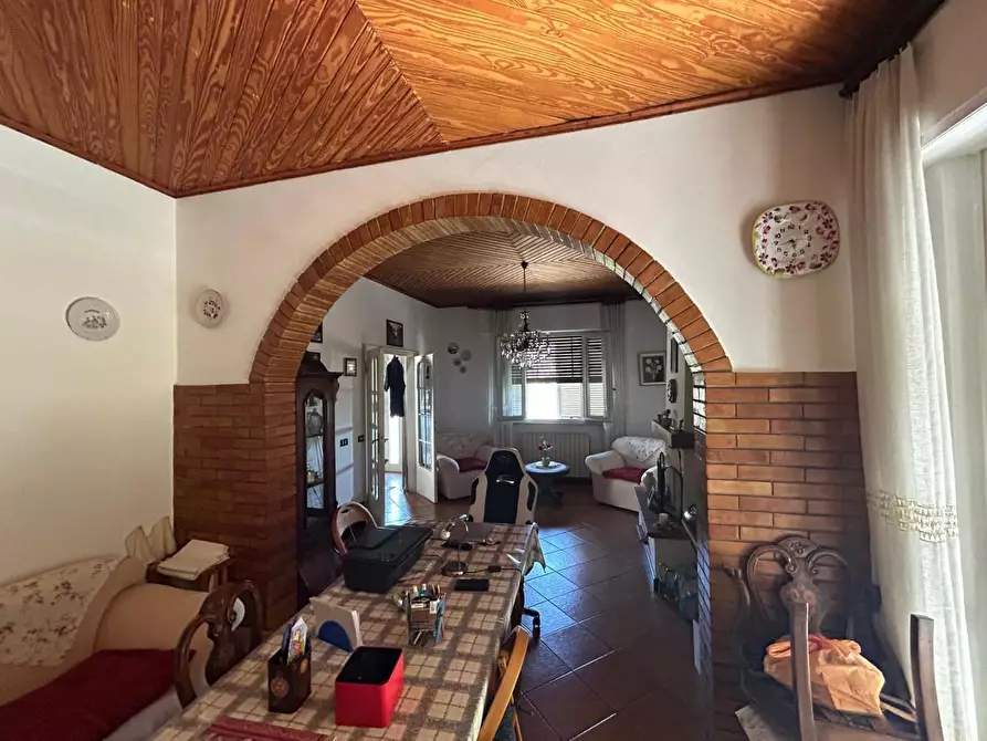 Immagine 9 di Villa in vendita  a Camaiore