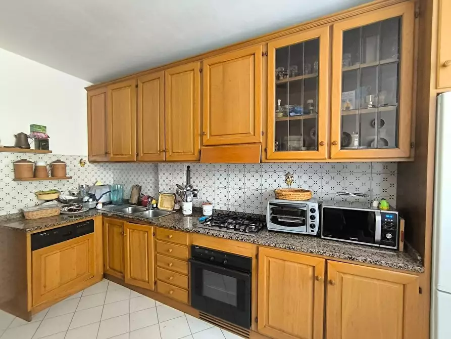 Immagine 72 di Appartamento in vendita  a Pisa