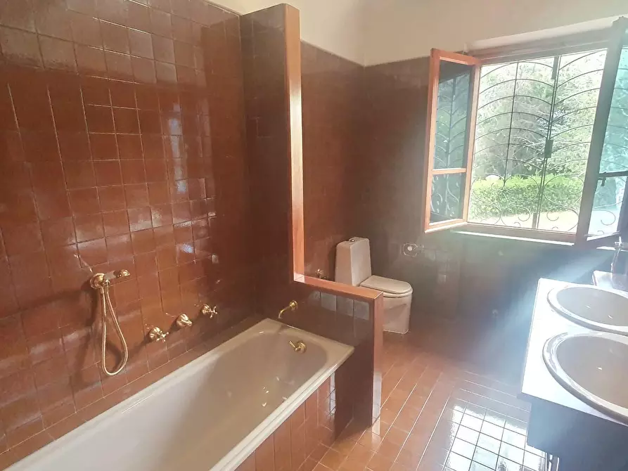 Immagine 42 di Villa in vendita  a Santa Maria A Monte