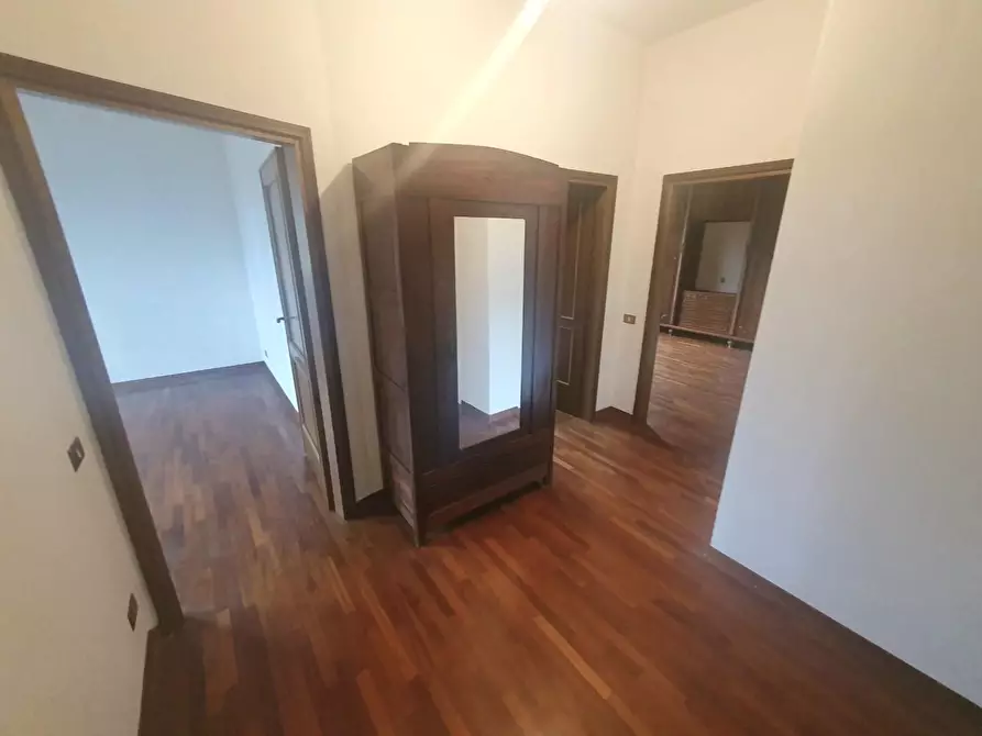 Immagine 37 di Villa in vendita  a Santa Maria A Monte