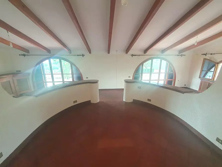 Immagine 19 di Villa in vendita  a Santa Maria A Monte