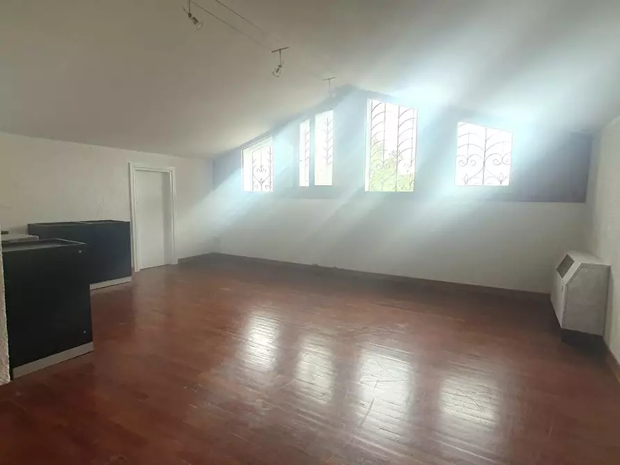 Immagine 46 di Villa in vendita  a Santa Maria A Monte