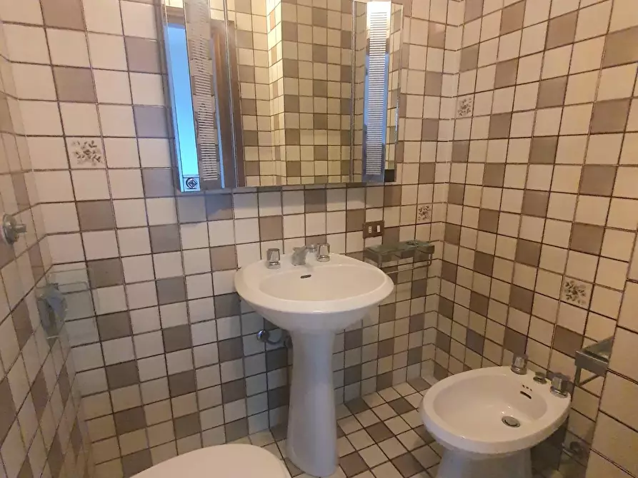 Immagine 36 di Villa in vendita  a Santa Maria A Monte