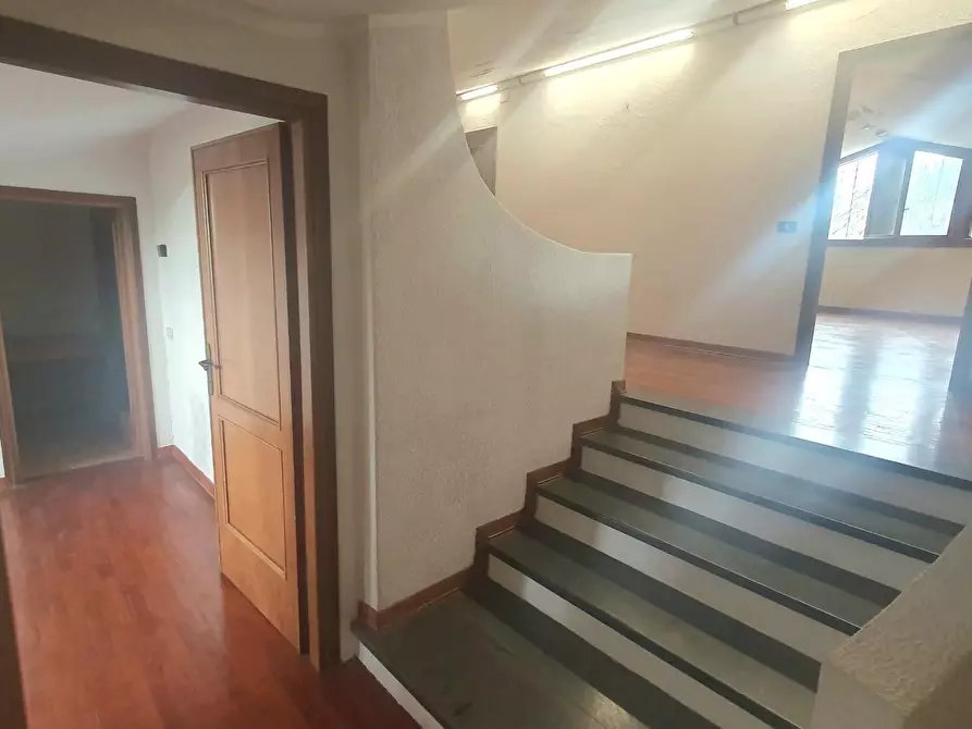 Immagine 44 di Villa in vendita  a Santa Maria A Monte