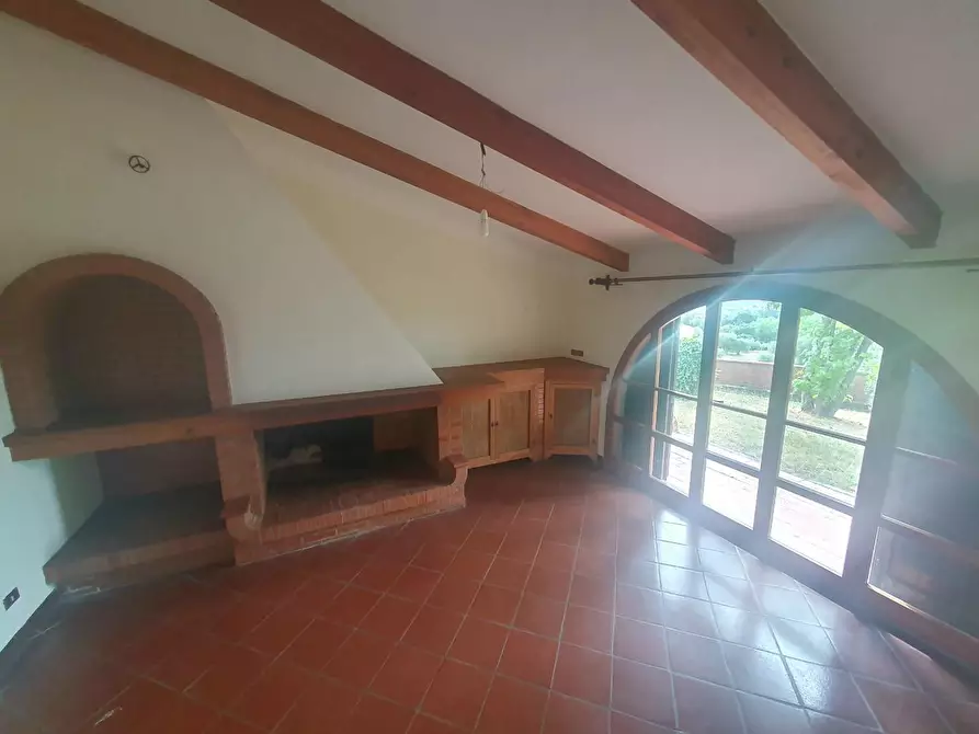 Immagine 18 di Villa in vendita  a Santa Maria A Monte