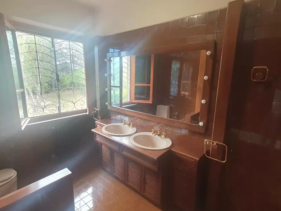 Immagine 40 di Villa in vendita  a Santa Maria A Monte