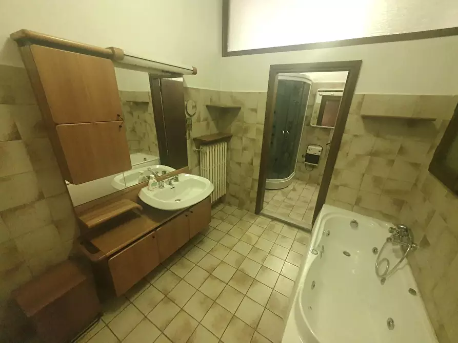 Immagine 56 di Villa in vendita  a Santa Maria A Monte