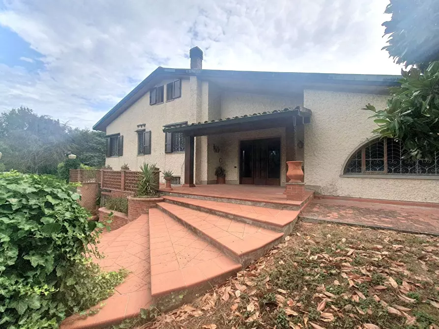 Immagine 6 di Villa in vendita  a Santa Maria A Monte