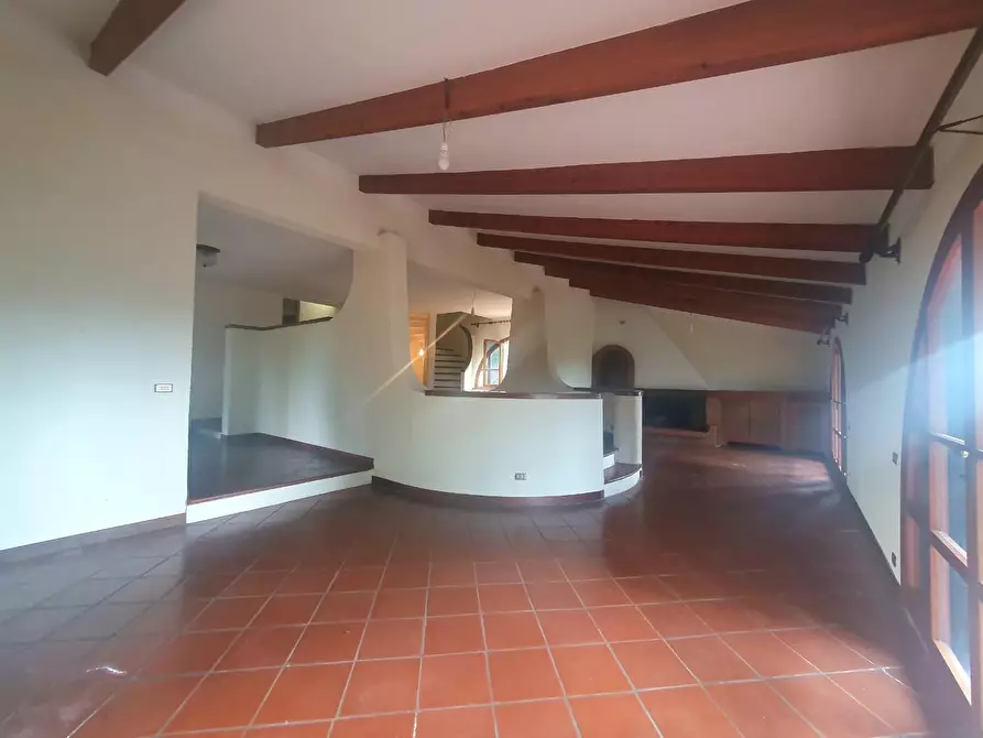 Immagine 9 di Villa in vendita  a Santa Maria A Monte