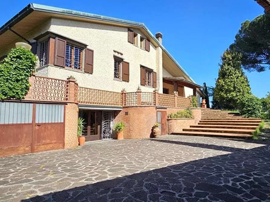 Immagine 3 di Villa in vendita  a Santa Maria A Monte