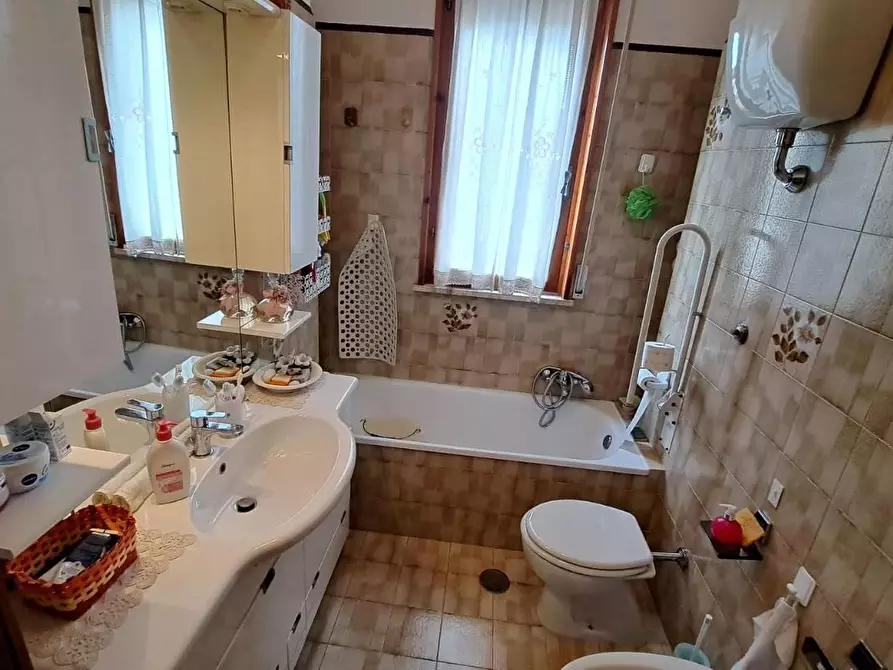 Immagine 16 di Appartamento in vendita  a Rosignano Marittimo