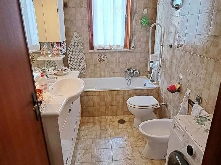 Immagine 15 di Appartamento in vendita  a Rosignano Marittimo