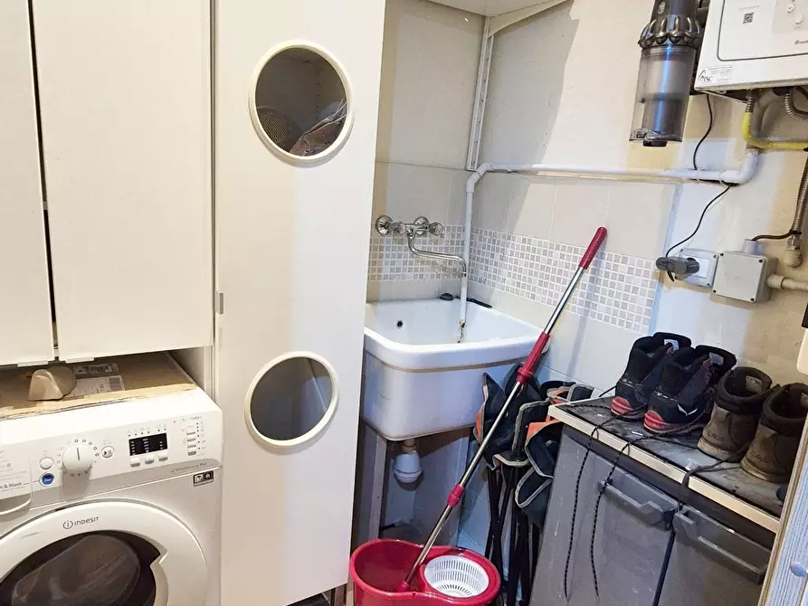 Immagine 19 di Appartamento in vendita  a Viareggio