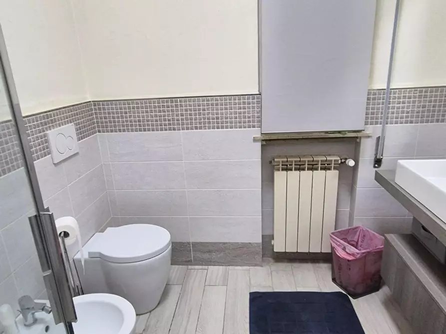 Immagine 13 di Appartamento in vendita  a Viareggio