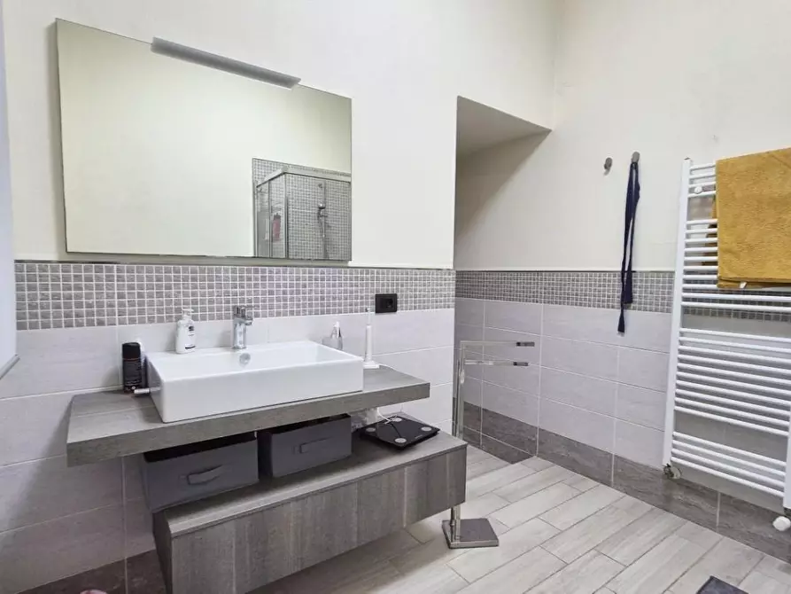 Immagine 17 di Appartamento in vendita  a Viareggio