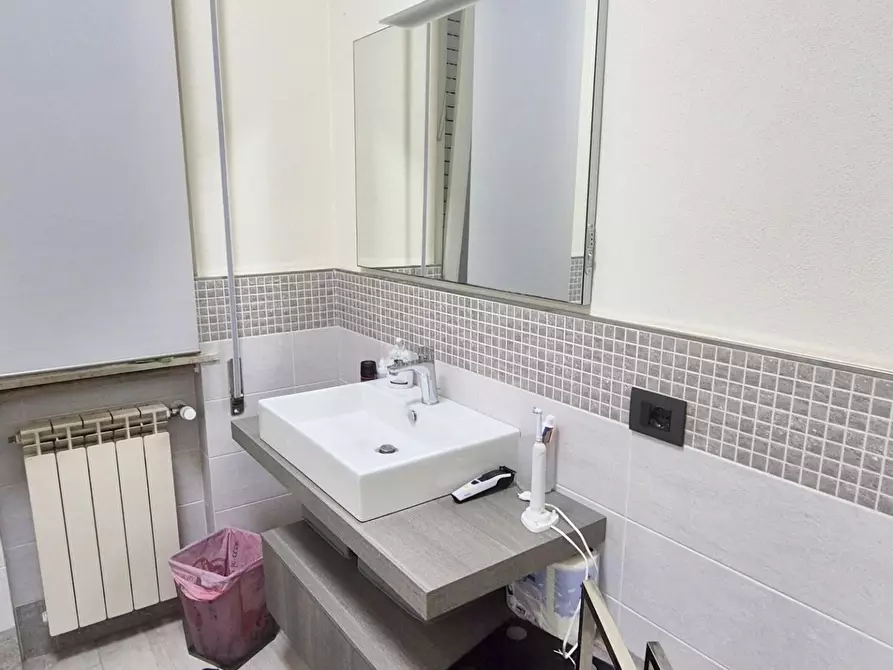 Immagine 11 di Appartamento in vendita  a Viareggio