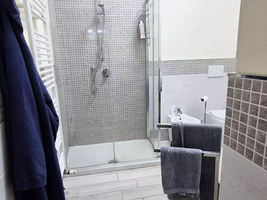 Immagine 6 di Appartamento in vendita  a Viareggio